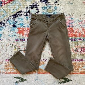 🌿FOREVER 21 CROP PANTS🌿